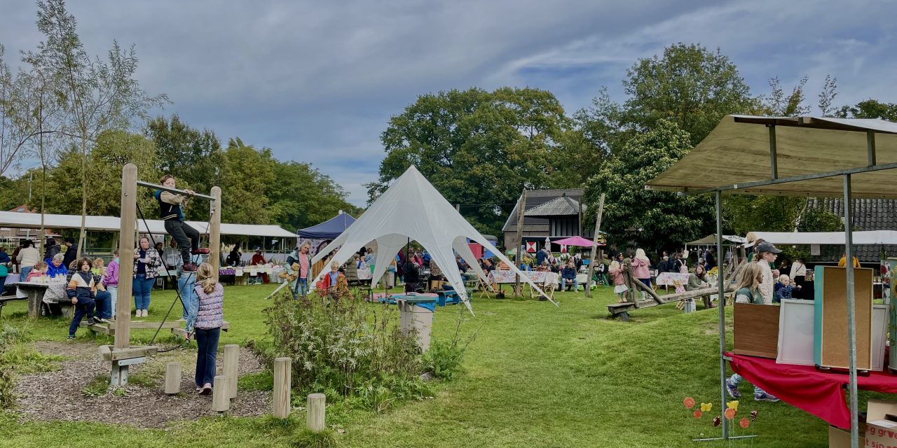 Fietsend een smoothie maken tijdens de Brinker Herfstmarkt