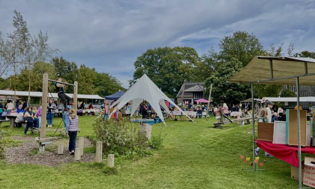 Fietsend een smoothie maken tijdens de Brinker Herfstmarkt