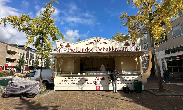 De traditionele oliebollenkraam van Baegen is terug