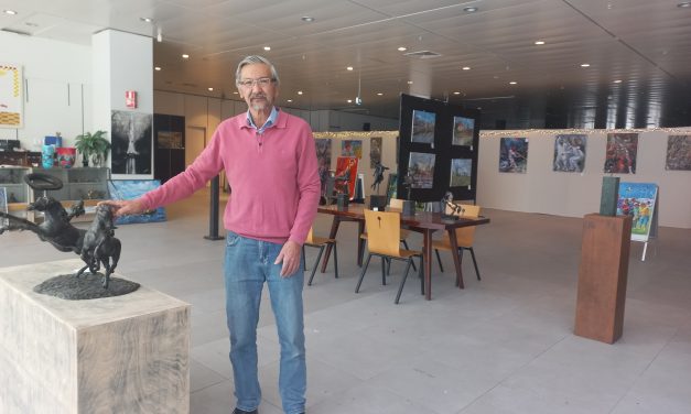 ´We willen de kunstenaars een lagere drempel geven, want probeer maar als kunstenaar bij een goede galerie binnen te komen, dat is best wel lastig.´