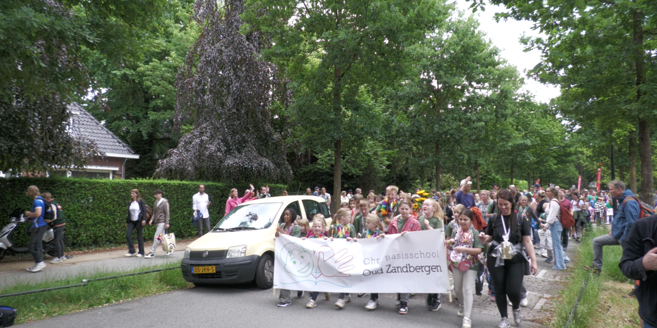de supporters van de laatste dag avond vierdaagse