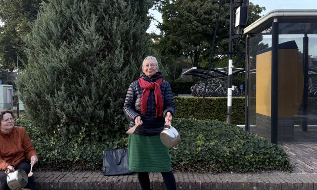 Met pannen slaan als protest voor de slachtoffers in Gaza 