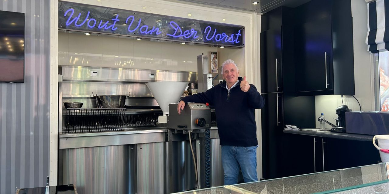 ‘Mijn favoriet blijft de klassieke oliebol’, Wout van der Vorst over veertig jaar oliebollen bakken