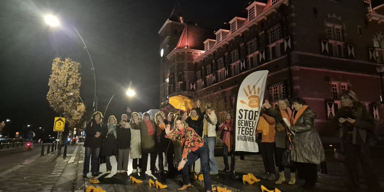 Gebouwen in Zeist kleuren oranje voor campagne Orange the World