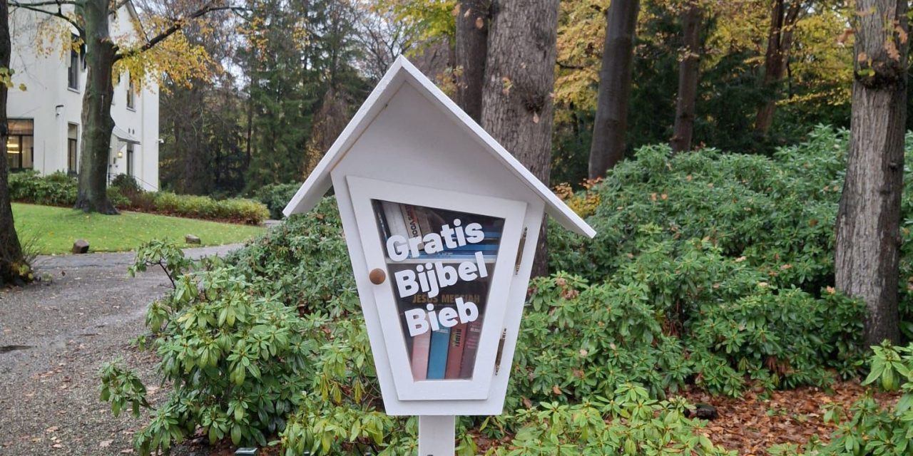 Mini-Bijbel Bieb valt in de smaak in Driebergen, kinderbijbels zijn populair