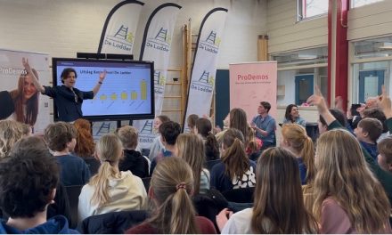 Uitslag landelijke Kinderverkiezingen bekendgemaakt op basisschool de Ladder in Maarn