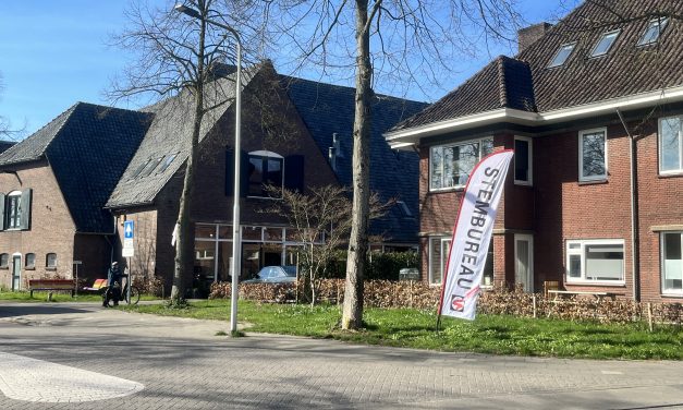 Stembureau tussen schilderijen en theaterlichten trekt nieuwe bezoekers naar De CultuurHoek