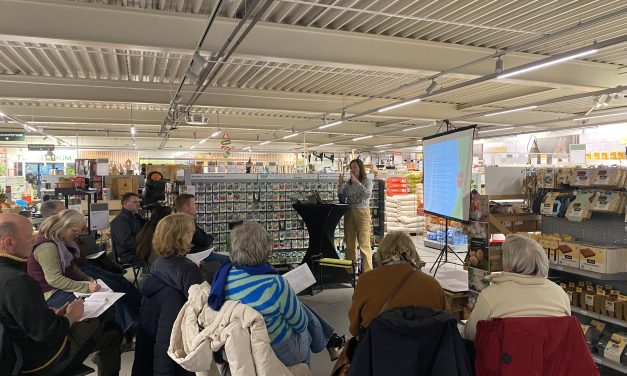 Van zaadje tot succes: de moestuinjuf leert Zeist tuinieren