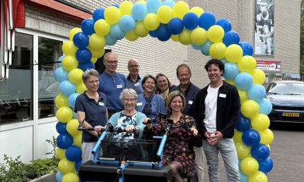 Ouderen genieten van feestelijke start Fietsmaatjes Zeist: “Ik zou iedere dag wel willen fietsen”