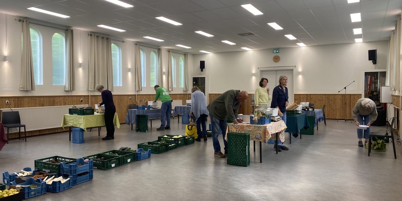 Bio in het bos blijft groeien, terwijl biologisch eten ook in de supermarkt ligt