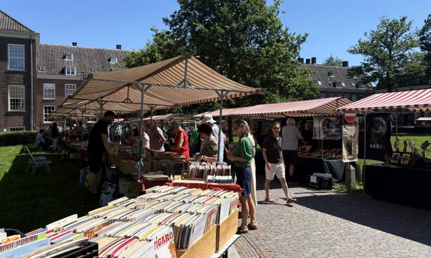 Jongeren lezen anders, blijkt op 30ste Boeken- en Kunstmarkt in Zeist