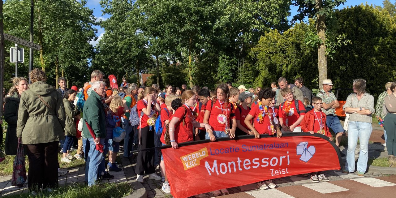 Ondanks slechte weer, goeie sfeer bij de avondvierdaagse in Zeist